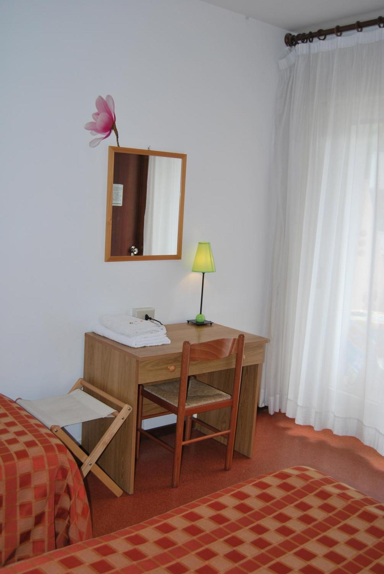 Hotel Rosapineta - Adults Only Ліньяно-Сабб'ядоро Екстер'єр фото